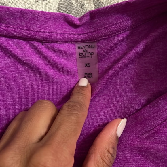 Maternity Workout Top Beyond Yoga - Size XS - Picture 3 of 4